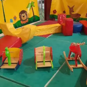 Parc de STRUCTURES GONFLABLES POUR PETITS