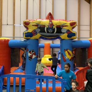 Structure gonflable: "LA PETITE GOLDORAK"